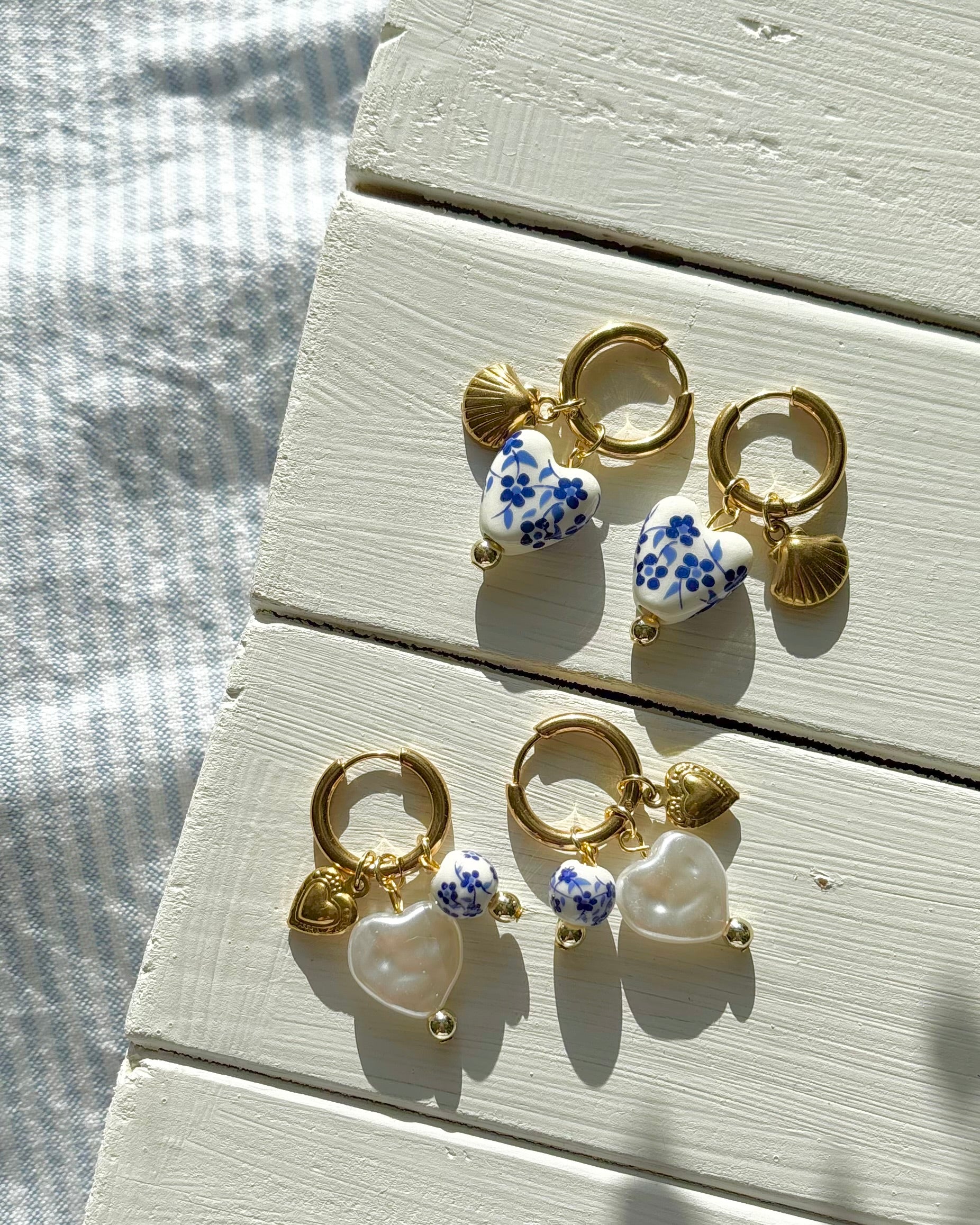 Charm korvakorut